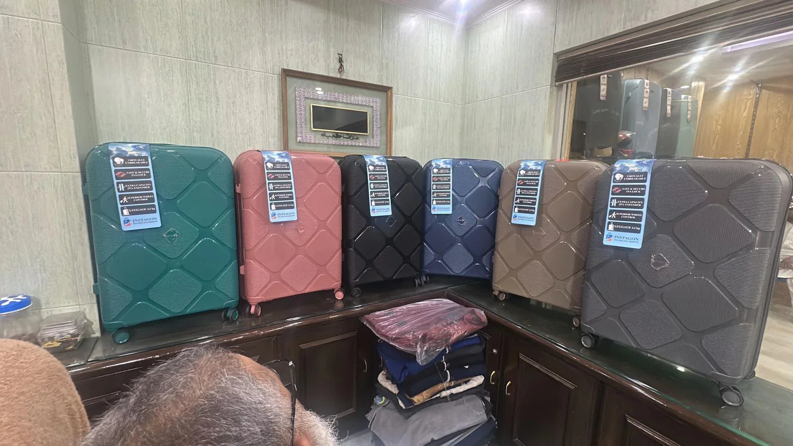 American Tourister Hard Luggage Set 4PC